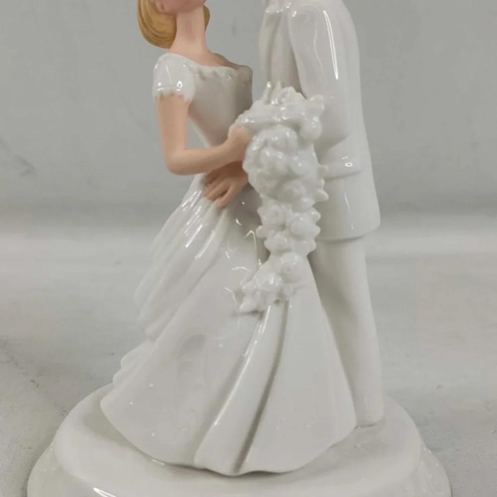 Lenox “Wedding Promises” Figurine – Opal Innocence Collection [D3072]